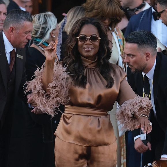 Une foule d'invités glamour, dont Dee Ocleppo, Oprah Winfrey et Gayle King, arrive à la luxueuse fête de pré-mariage de Jeff Bezos à Venise.
©Backgrid UK/ Bestimage