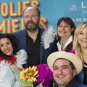 Sabrina Ouazani, Jean-Pierre Améris, la productrice Sophie Révil, Bérangère Krief et l'agriculteur David Caumette  - L'équipe du long métrage "Les folies fermières" présentent le film à Lyon lors d'une réception en présence du scénariste du film, JP.Améris, la productrice S.Révil et D.Caumette, l'agriculteur qui a inspiré l'histoire portée à l'écran. 
© Sandrine Thesillat / Panoramic / Bestimage