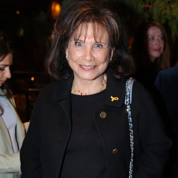 Anne Sinclair assiste au lancement du livre de Rachel Khan "Encore debout - La République à l’épreuve des mots", organisé par Five Eyes Production au Buddha Bar à Paris, le 2 avril 2024. Photo de Jérôme Domine/Abaca