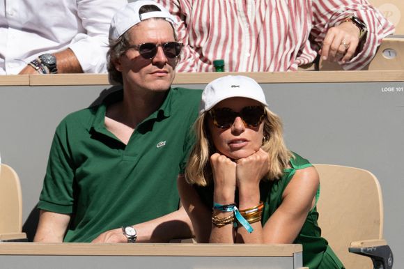 Amélie Etasse avec un ami lors des Internationaux de France de Tennis de Roland Garros 2025. Paris, le 30 mai 2025. @Laurent Zabulon ABACA