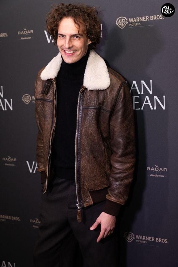 Paul de Saint Sernin à la première du film "Jean Valjean" au cinéma Publicis à Paris le 17 novembre 2025.

© Julien Sarkissian / Bestimage