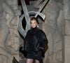 ... a déjà un pied dans l'empire du luxe dirigé par son père.

Mathilde Pinault - Séance photo du défilé Saint Laurent « Collection Femme Prêt-à-Porter Automne/Hiver 2026-2027 » lors de la Fashion Week de Paris, le 3 mars 2026

© Cyril Moreau / Bestimage