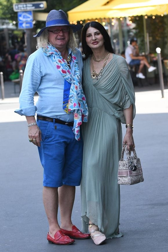 Pierre-Jean Chalençon et Sylvie Ortega Munos - J.L.Lahaye s'est marié en secondes noces avec sa compagne P.Aubin à la mairie du 18ème arrondissement de Paris, le 2 juillet 2025. © Agence / Bestimage