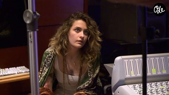 Paris Jackson se dévoile avec son compagnon dans l'émission de télé-réalité, "Unfiltered: Paris Jackson & Gabriel Glenn" sur Facebook Watch, dont le premier épisode a été diffusé le 30 juin 2020. © Backgrid UK/ Bestimage