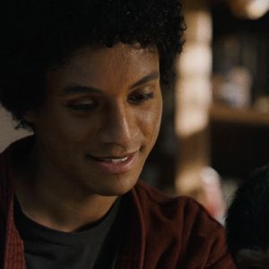 Avec le temps, le chimpanzé grandit et quitte progressivement l’univers médiatique pour des raisons de sécurité et de comportement.

Bande-annonce du biopic sur Michael Jackson montre la star en train d'interagir avec son chimpanzé de compagnie, Bubbles.

Photo fournie par JLPPA