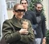 Les deux garçons avaient accompagné leur mère à Paris.

Céline Dion, accompagnée de ses fils Eddy et Nelson Angelil, quitte le palace Royal Monceau à La Plenitude Arena à Paris, après 16 concerts en cinq semaines devant près de 500.000 personnes, le 19 octobre 2026. 
© Christian Liewig / Bestimage