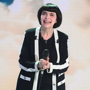 Une tournée qui passera par la Suisse et la Belgique, avant de se poursuivre en Allemagne, en Europe de l'Est et au Canada en 2027. 

Exclusif - Mireille Mathieu - Enregistrement de l'émission "Vivement dimanche" aux studios Rive Gauche, présentée par M.Drucker et diffusée le 5 octobre 2025 sur France.