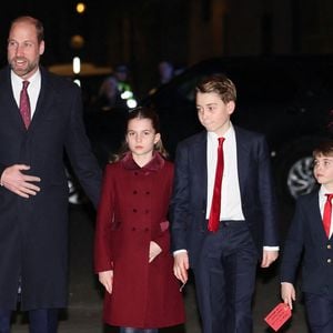 Le prince William, prince de Galles avec ses enfants la princesse Charlotte, le prince George, le prince Louis lors du service de chants de Noël Together At Christmas à l'abbaye de Westminster, Londres le 6 décembre 2024.
© Julien Burton / Bestimage