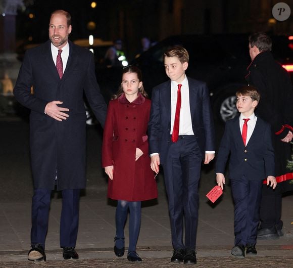 Le prince William, prince de Galles avec ses enfants la princesse Charlotte, le prince George, le prince Louis lors du service de chants de Noël Together At Christmas à l'abbaye de Westminster, Londres le 6 décembre 2024.
© Julien Burton / Bestimage