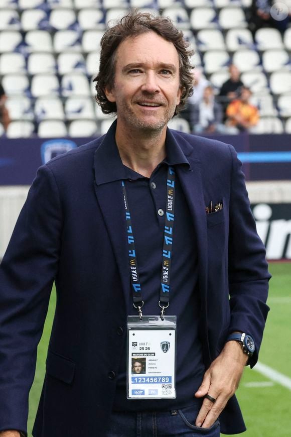 Antoine Arnault - Célébrités lors du match de football de Ligue 1 McDonald's entre le Paris FC contre Metz (3-2) au stade Jean Bouin à Paris le 31 aout 2025. © Mitchof/PsnewZ/Bestimage