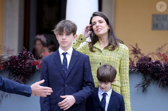 Charlotte Casiraghi et ses enfants Raphaël Elmaleh,  Balthazar Rassam - La famille princière monégasque dans la cour d'honneur du palais lors de la la fête nationale à Monaco. © Dominique Jacovides - Bruno Bebert / Bestimage