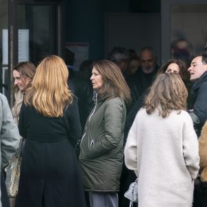 Semi-exclusif - Eléa, la fille unique de Herbert Leonard et Cleo aux obsèques du chanteur Herbert Léonard au crématorium de Saint-Fargeau-Ponthierry, France, le 12 mars 2025. © Bestimage