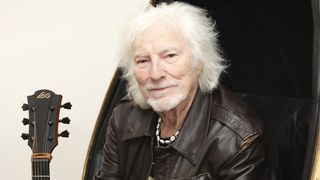 Hugues Aufray, 96 ans, brise le silence et rétablit la vérité sur son état