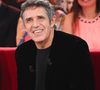 Il explique : « Je me suis résolu à m’en séparer » après le Covid et les voyages compliqués.

Julien Clerc - Enregistrement de l'émission Vivement dimanche au studio rive gauche présentée par M. Drucker avec une diffusion sur France 3 le 23 novembre. © Guillaume Gaffiot/Bestimage