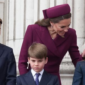 Catherine (Kate) Middleton, princesse de Galles, Le prince George de Galles, La princesse Charlotte de Galles, Le prince Louis de Galles  lors des commémorations saluant l'action des vétérans britanniques lors de la Seconde guerre mondiale au palais de Buckingham le 5 mai 2025. © Julien Burton / Bestimage