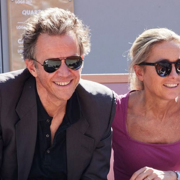 Anne-Sophie Lapix et son mari Arthur Sadoun - Célébrités dans les tribunes des Internationaux de France de tennis de Roland Garros 2024 à Paris le 7 juin 2024.  © Jacovides-Moreau/Bestimage