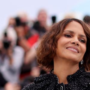 En raison des nouvelles règles vestimentaires

Halle Berry - Photocall du jury des longs métrages lors du 78ème Festival International du Film de Cannes, le 13 mai 2025. 
© Jacovides / Moreau / Bestimage