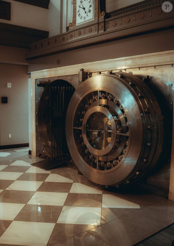 Au total, le stock d’or français reste stable à 2 437 tonnes, désormais majoritairement conservé à Paris. 

Photographie libre de droits @unsplash