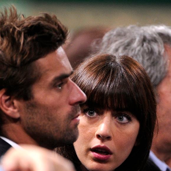 En couple depuis 16 ans avec Arnaud Clément, Nolwenn Leroy a eu un petit garçon avec lui.

La chanteuse Nolwenn Leroy et son petit ami Arnaud Clément, capitaine français de la Coupe Davis, assistent au quart de finale du BNP Paribas Masters Series Tennis Open au Palais Omnisports de Paris-Bercy à Paris, France. Photo par Corinne Dubreuil/ABACAPRESS.COM