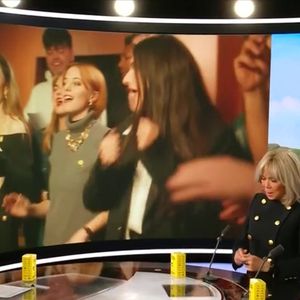 L'hymne des Pièces Jaunes chantés par des artistes, dont des anciens de "The Voice" et de la "Star Academy"