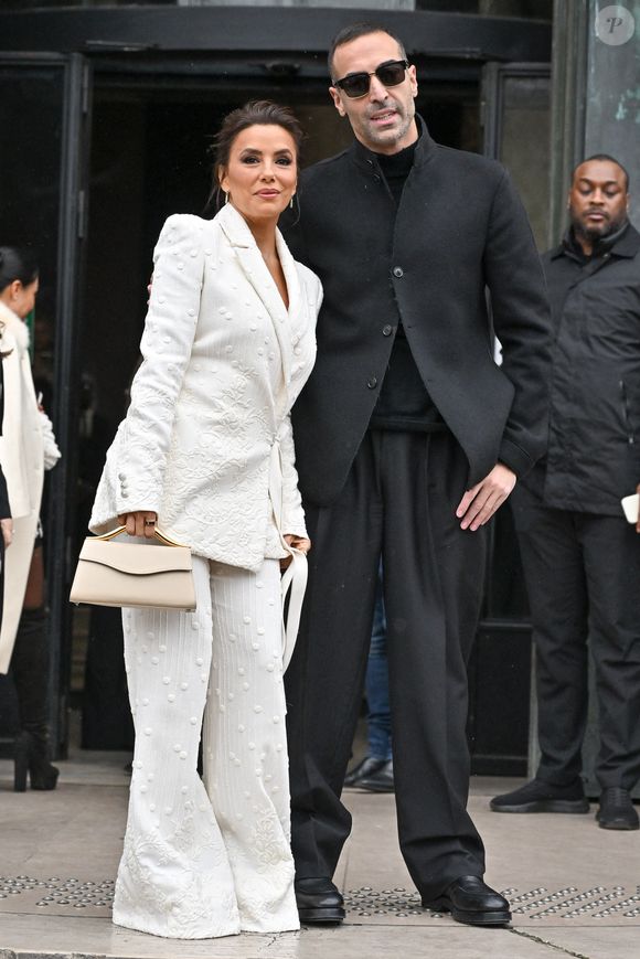 Eva Longoria, Mohammed Al Turki au défilé Elie Saab pendant la semaine de la mode haute couture à Paris, France, le 29 janvier 2025. Photo by Julien Reynaud/APS-Medias/ABACAPRESS.COM