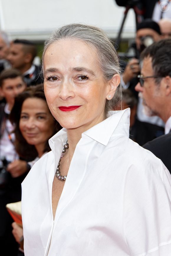Delphine Ernotte, présidente du groupe France Télévisions - Montée des marches du film « Jeanne du Barry » pour la cérémonie d’ouverture du 76ème Festival International du Film de Cannes, au Palais des Festivals à Cannes. Le 16 mai 2023
© Jacovides-Moreau / Bestimage