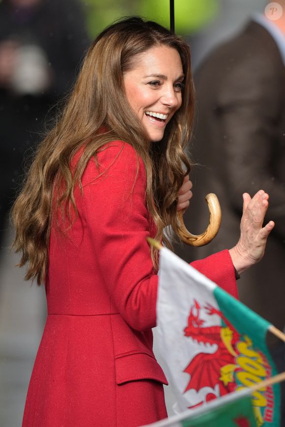 Le prince William, prince de Galles, et Catherine (Kate) Middleton, princesse de Galles, visitent le marché de Pontypridd le 26 février 2025. Julien Burton / Bestimage