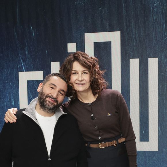 Exclusif - Mouloud Achour, Valérie Lemercier, sur le plateau de Clique (Midi) présenté par M.Achour, et diffusé sur Canal + le 4 novembre 2025, à Paris, France, le 28 octobre 2025. © Jack Tribeca/Bestimage