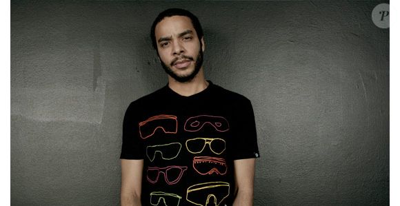 Pour rappel, DJ Mehdi est mort après un accident tragique en 2011 alors qu'il se trouvait chez lui.

DJ Mehdi, décédé le 13 septembre 2011