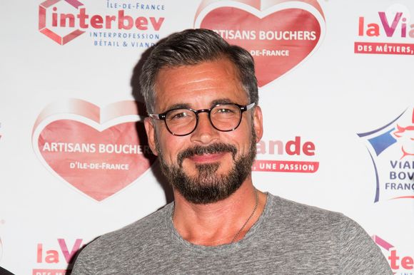 "Je me demande même si l’amitié ne demande pas encore plus d’exigence que l’amour", a-t-il conclu à ce sujet.

Olivier Minne à la soirée 'Le bœuf à la Mode' au restaurant 'Le Louchébem à Paris, France le 12 Octobre 2017, France. Photo by Nasser Berzane/ABACAPRESS.COM