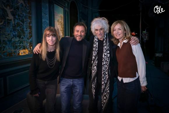 Laetitia Bertignac, Bernard Montiel, Louis Bertignac, Delphine Dewost pendant l’enregistrement d’"Olympiascope", à l’Olympia, à Paris, France, le 14 janvier 2025.

© Jack Tribeca/Bestimage