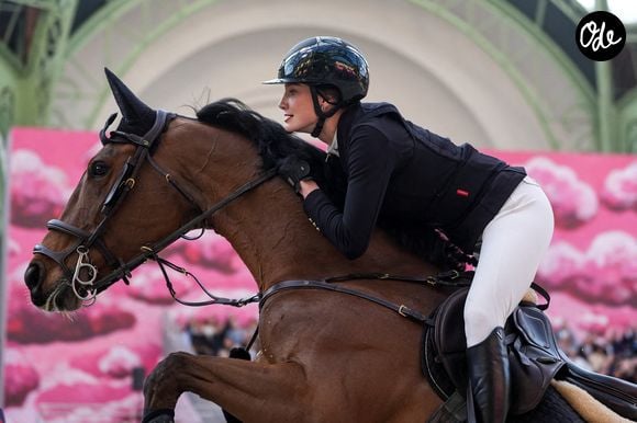 La Française Mathilde PINAULT et CRAZY DAISY 13 participent au Prix Hermès Sellier dans le cadre du Saut Hermès 2026, le 20 mars 2026 à Hermès, en France. Photo de Daniel Derajinski/Icon Sport/ABACAPRESS.COM