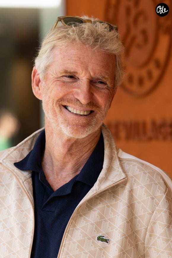 Denis Brogniart au village lors des Internationaux de France de tennis de Roland-Garros 2026. Paris, le 1er juin 2026. 

© Jacovides / Moreau / Bestimage