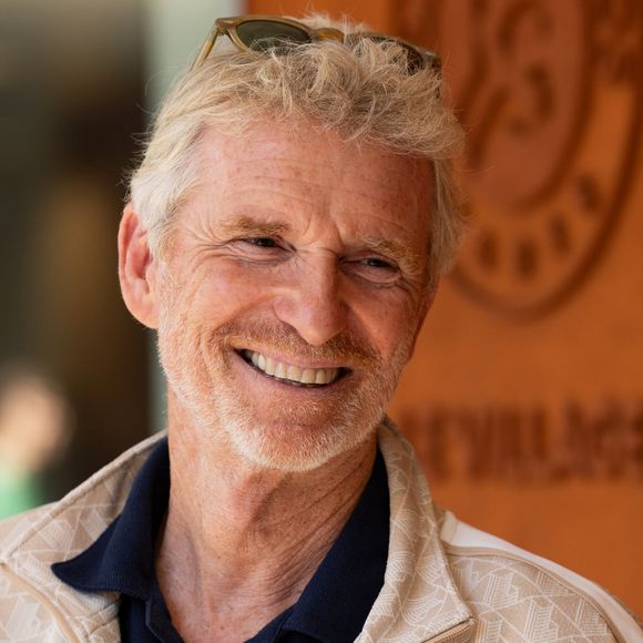 Denis Brogniart au village lors des Internationaux de France de tennis de Roland-Garros 2026. Paris, le 1er juin 2026. 

© Jacovides / Moreau / Bestimage