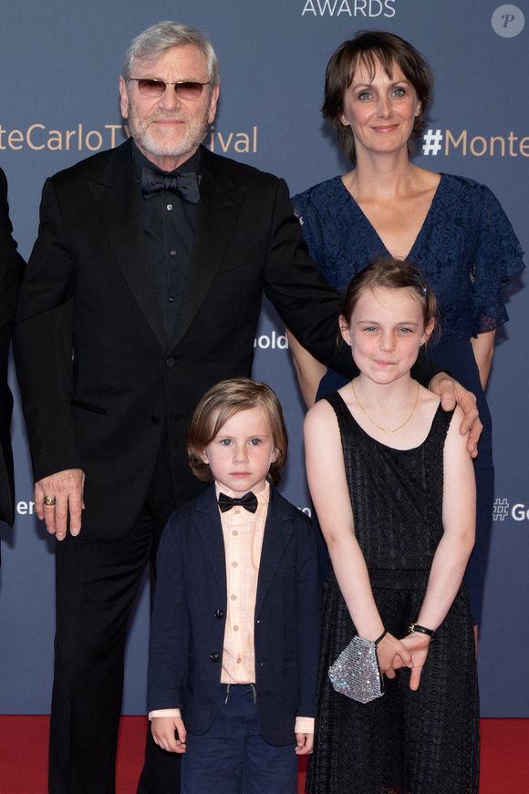 Tcheky Karyo avec sa compagne Valérie Keruzore et leurs enfants assistent à la cérémonie de clôture du 60ème Festival de Télévision de Monte-Carlo, Monaco. Photo de David Niviere / ABACAPRESS.COM