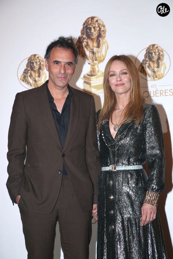 Ils se sont mariés en juin 2018 à Saint-Siméon, en Seine-et-Marne.

Vanessa Paradis et Samuel Benchetrit lors de la 33ème Nuit des Molières aux Folies Bergère à Paris le 30 Mai 2022. 

Bertrand Rindoff / Bestimage