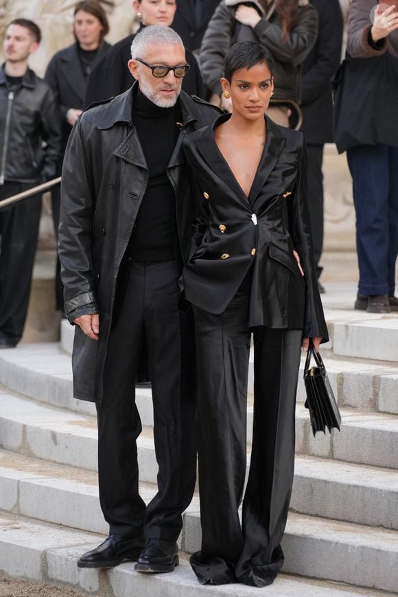 Né le 7 janvier 2025, Caetano est le premier enfant du couple.

Vincent Cassel et Narah Baptista assistent au défilé Schiaparelli haute couture printemps/été 2026 le 26 janvier 2026 à Paris, France. © Lucia Sabatelli/Bestimage