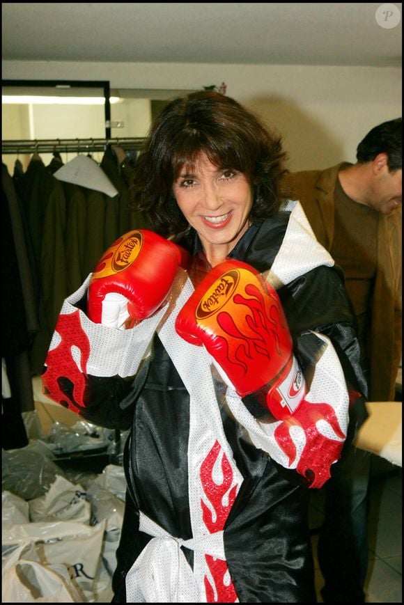 Stéphanie Fugain, lors du Gala du ring 2005 au cirque d'hiver au profit de l'association Laurette Fugain le 8 février 2005.

© BERTRAND RINDOFF PETROFF / BESTIMAGE