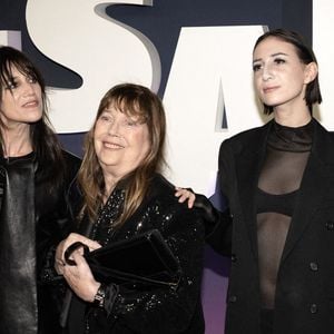 C'est la ville de naissance de sa mère et de sa grand-mère, Jane Birkin

Charlotte Gainsbourg, Jane Birkin et Alice Attal arrivent à la 48e cérémonie des César à l'Olympia, le 24 février 2023 à Paris, en France. Photo de David Niviere/ABACAPRESS.COM