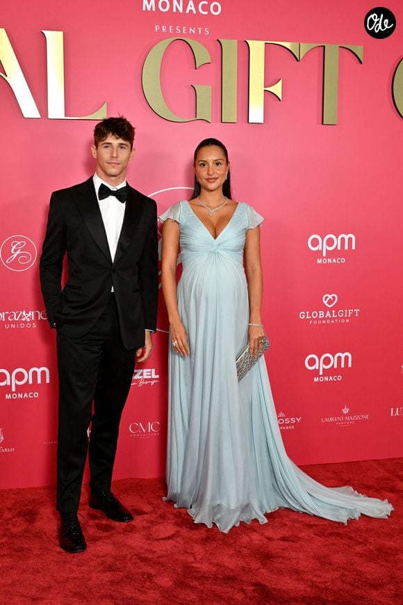 Arthur Leclerc et la femme de son frère Charles, Alexandra Leclerc ((enceinte) lors de la seconde édition du Global Gift Gala à l'hôtel de Paris à Monaco, le 9 octobre 2026. Cette année, les bénéfices de cette soirée caritative iront à 3 associations, Fight Aids Monaco, Corazones Unidos et Global Gift Foundation. © Bruno Bebert / Bestimage