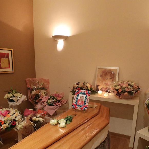 Annie Cordy - Les fans se recueillent devant sa maison, chemin du Séminaire à Vallauris en 202 © Patrice Lapoirie / Nice Matin / Bestimage