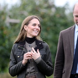 Le prince et la princesse de Galles (Le prince William, prince de Galles, et Catherine (Kate) Middleton, princesse de Galles) lors d'une visite à Long Meadow Cider à Portadown, dans le comté d'Armagh, une exploitation familiale qui est passée de la culture traditionnelle de pommes à la production de cidres, jus et vinaigres artisanaux primés. 
©PA Photo/ Bestimage
