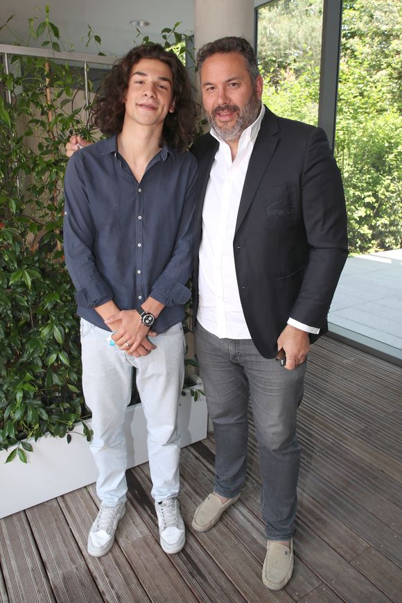 Bruce Toussaint et son fils Noé lors des Internationaux de France de Tennis de Roland Garros 2023, à Paris, France, le 6 juin 2023.

© Bertrand Rindoff/Bestimage