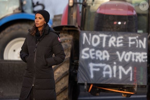 Karine Le Marchand soutient les agriculteurs sur le barrage de l'autoroute A4 à hauteur de Jossigny en Seine et Marne le 29 janvier 2024. © Jeremy Melloul - Pierre Perusseau / Bestimage