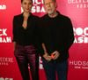 Retraité des plateaux de tournage depuis 2022, Bruce Willis est aujourd'hui atteint de démence fronto-temporale (DFT).

Bruce Willis et sa femme Emma Heming Willis à la première de 'Rock The Kasbah' à New York, le 19 octobre 2015