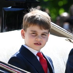 Le prince Louis de Galles - Les membres de la famille royale britannique arrivent à Buckingham Palace pour la cérémonie Trooping the Colour à Londres, le 14 juin 2025. Affecté par le crash du Boeing 787 Dreamliner à Ahmedabad du 12 juin, le souverain et les officiels porteront un brassard noir en hommage aux plus de 270 victimes. Bon nombre d'elles étaient des ressortissants britanniques.
© Goff Inf / Bestimage