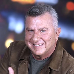 Pour beaucoup, Pascal Bataille, c'est avant tout un animateur télé...

Exclusif - Portrait de Pascal Bataille à Paris 
© Cédric Perrin/Bestimage