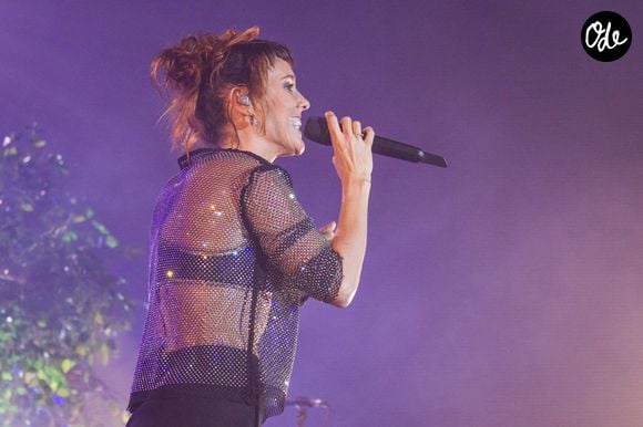 L'artiste pense aux victimes et à ceux qui ont tout perdu. Elle rend aussi hommage aux pompiers, agriculteurs et bénévoles mobilisés.

La chanteuse française Zaz en concert au Espaço Unimed à São Paulo, Brésil, le 14 avril 2023, pour sa tournée "Organique Tour".

© Imago/Panoramic/Bestimage