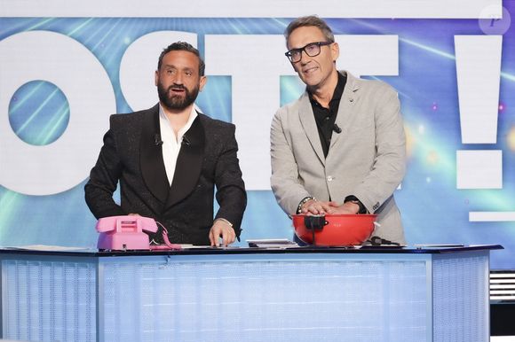 De nombreux invités étaient présents comme Julien Courbet
Exclusif - Cyril Hanouna, Julien Courbet, sur le plateau de l’émission « TPMP » La dernière sur C8, présentée par C.Hanouna et diffusée en direct sur C8, Paris, France, le 27 fevrier 2025. © Jack Tribeca / Bestimage