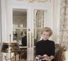 L’intérieur reflète sa passion pour la lecture, avec des piles de livres partout et un bureau toujours actif. 

Archives - En France, à Paris, rendez-vous avec Marie-Christine BARRAULT à l'Hotel Plaza. Le 18 novembre 1993
© Bruno Schneider via Bestimage